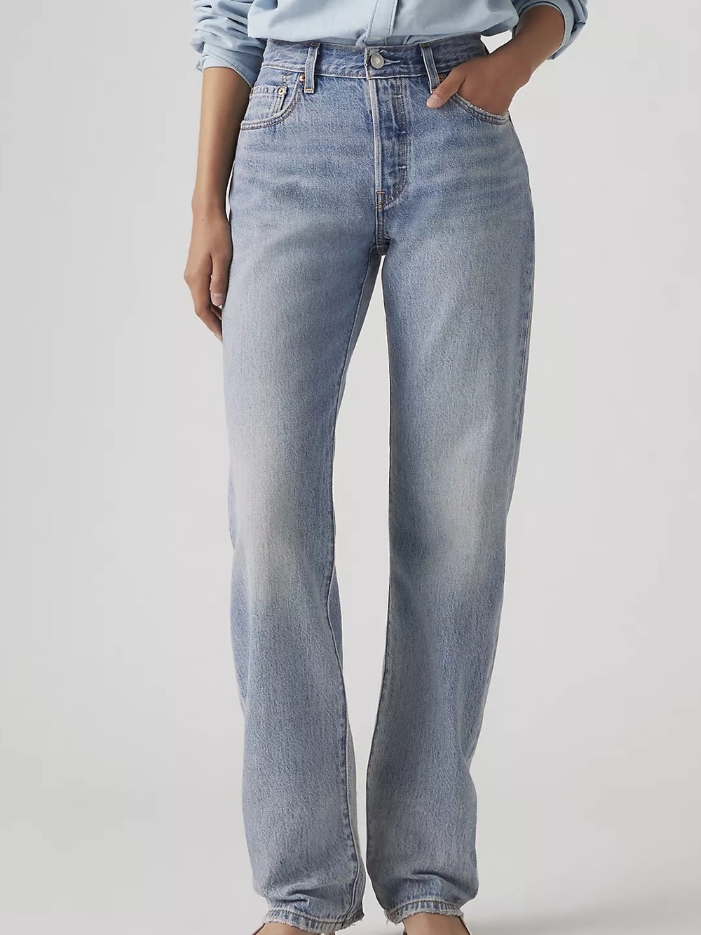 Levi’s 501 '90s LIGHTWEIGHT WOMEN'S JEANS Color: Fun Flare - Medium Wash